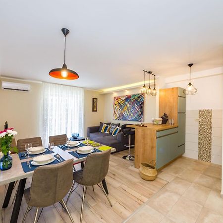 Ema 2Br Apt. In Old Town Centre ซาดาร์ ภายนอก รูปภาพ