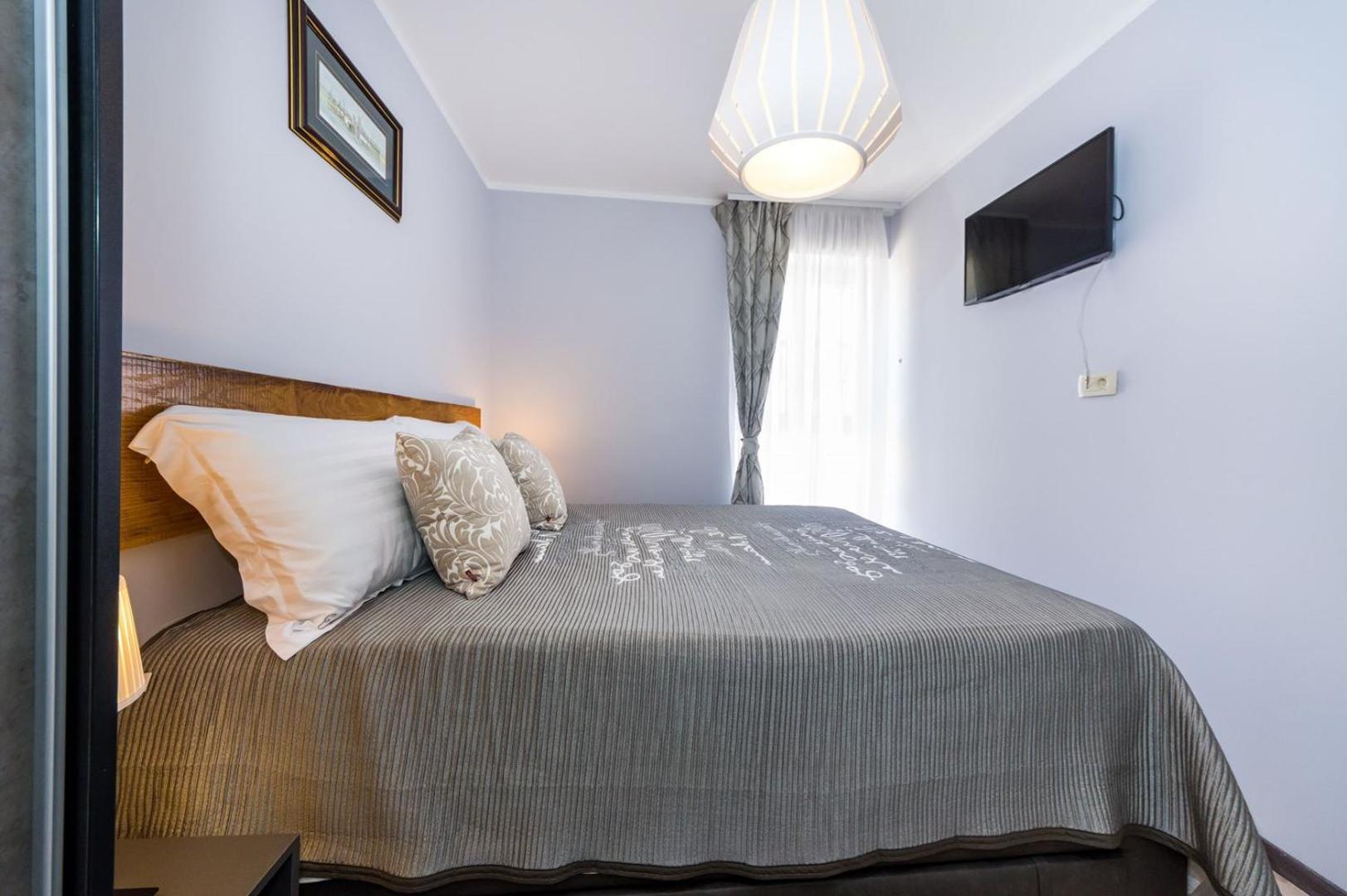 Ema 2Br Apt. In Old Town Centre ซาดาร์ ภายนอก รูปภาพ