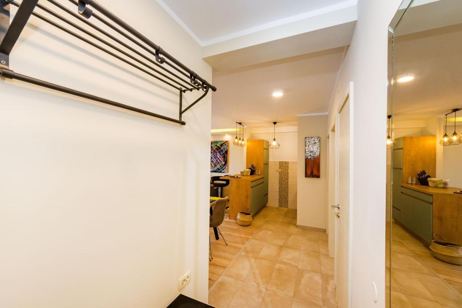 Ema 2Br Apt. In Old Town Centre ซาดาร์ ภายนอก รูปภาพ
