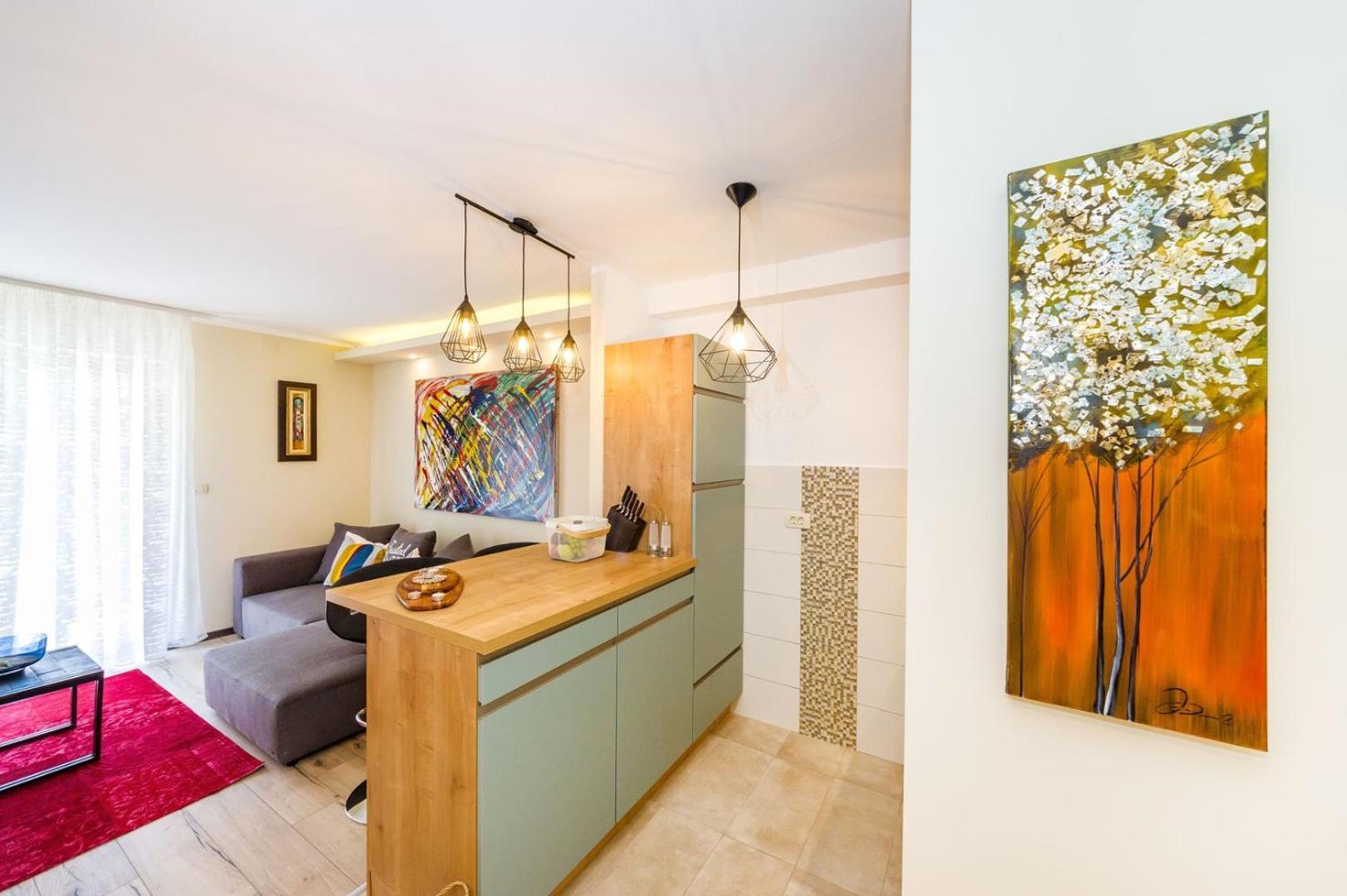 Ema 2Br Apt. In Old Town Centre ซาดาร์ ภายนอก รูปภาพ