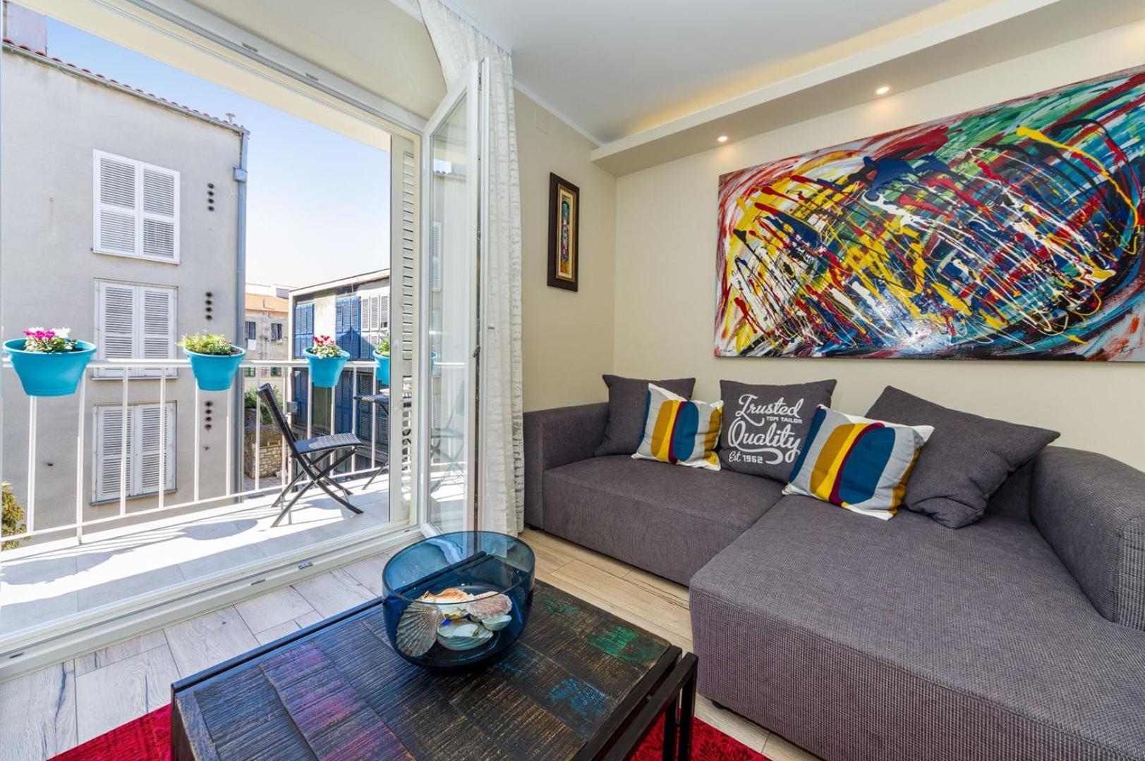 Ema 2Br Apt. In Old Town Centre ซาดาร์ ภายนอก รูปภาพ