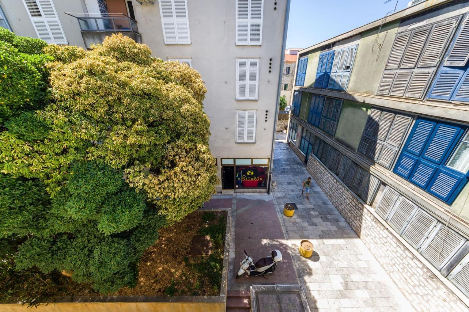 Ema 2Br Apt. In Old Town Centre ซาดาร์ ภายนอก รูปภาพ